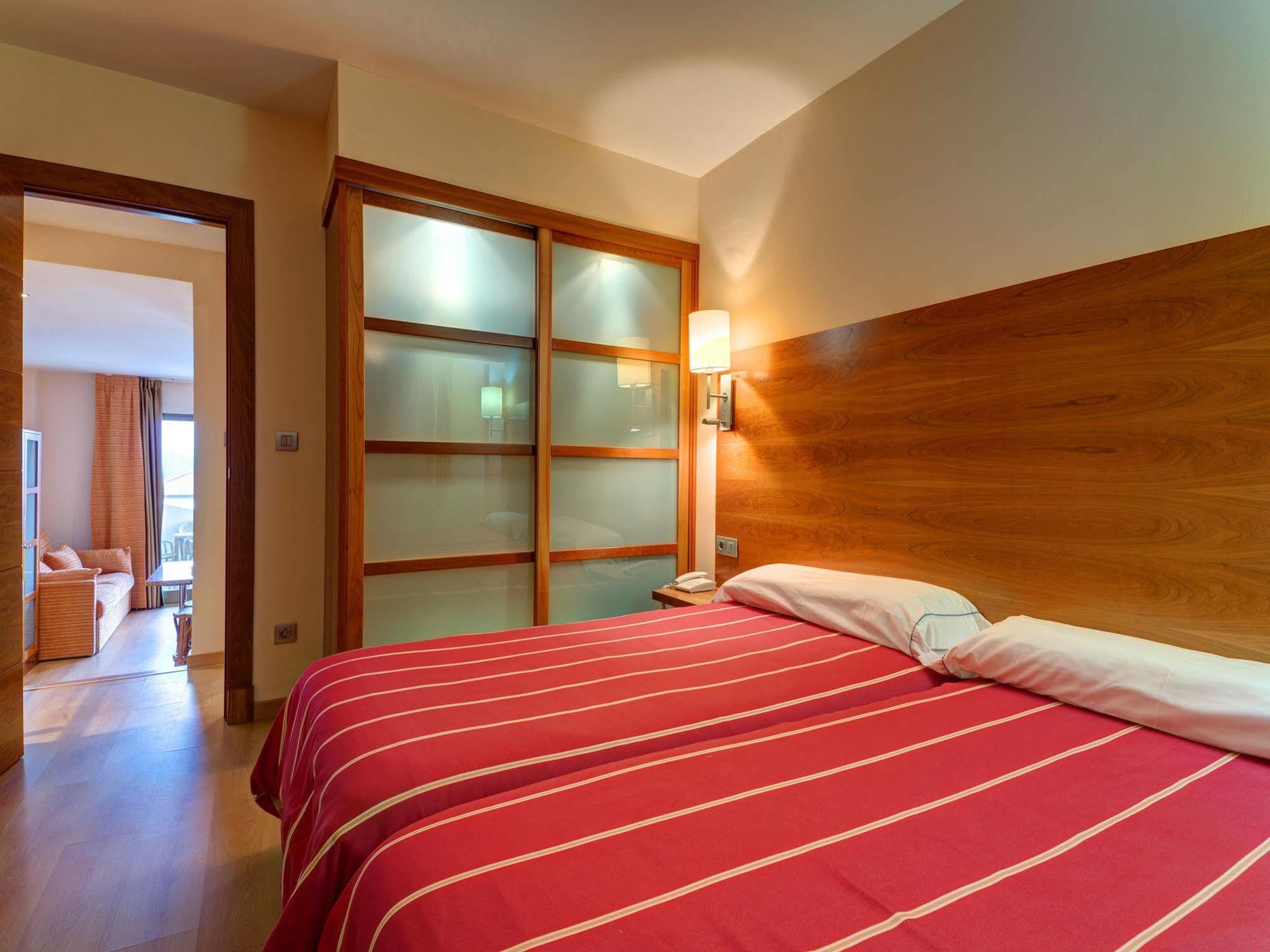 Apartamentos Astuy Isla Plana Extérieur photo
