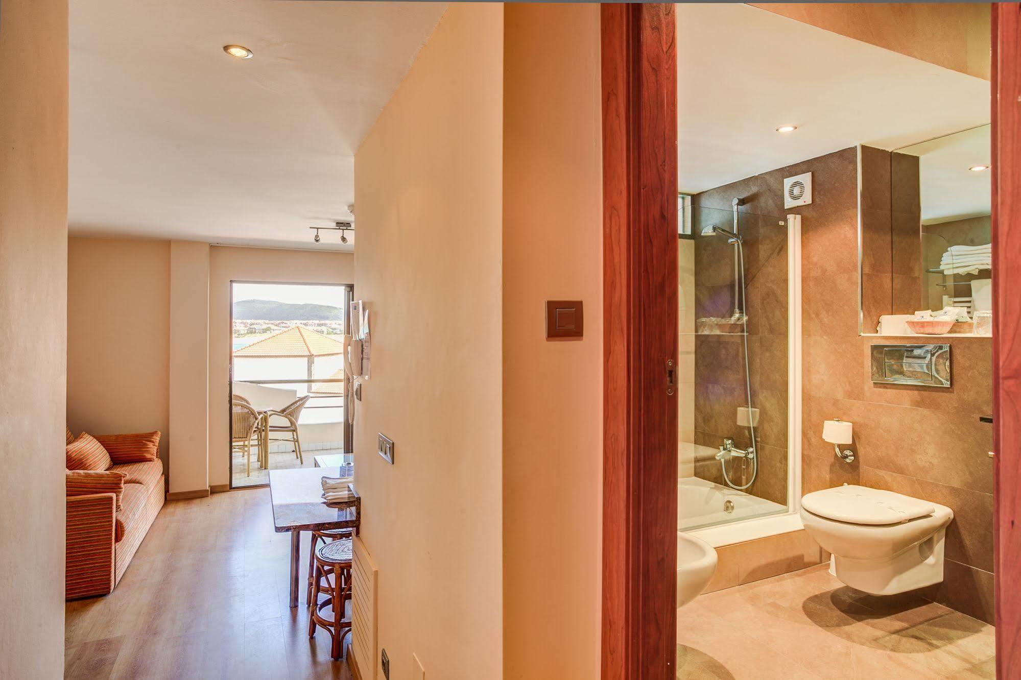 Apartamentos Astuy Isla Plana Extérieur photo